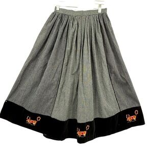 Montana Trachten Womens Dirndl Skirt‎ Cotton Black Velvet Embroidered Cow Size 4